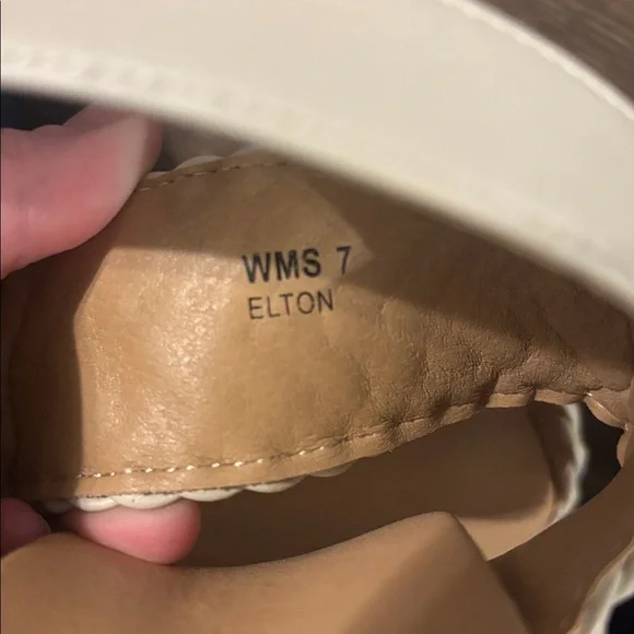 Woven DV Wedge Sandals - Picture 3 of 6